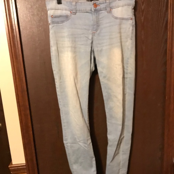 Light wash skinny jeans - Picture 1 of 1